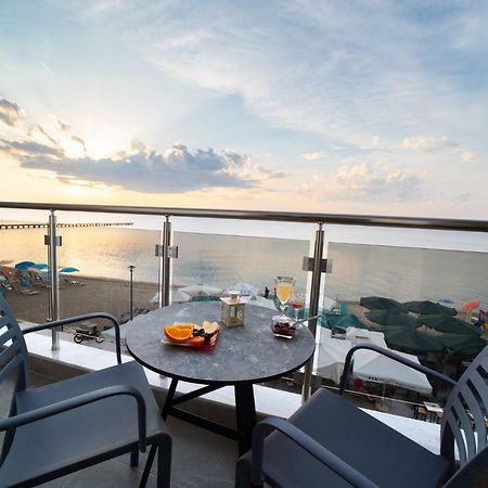 Atlantis "Pleasure By The Sea" Apartment Peraia  Exterior photo